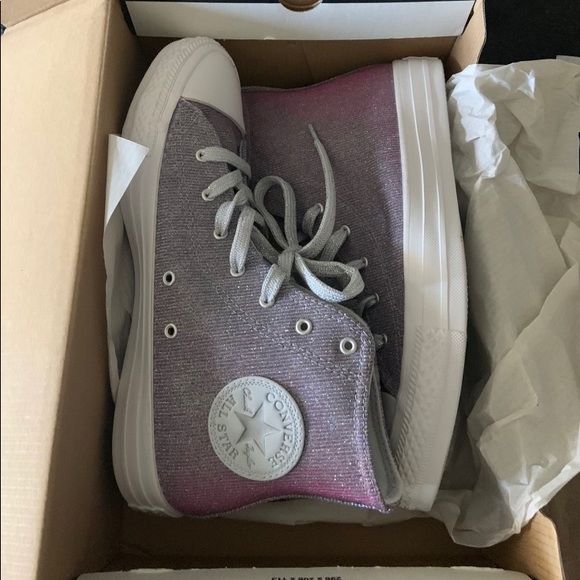 Converse - Picture 1 of 3